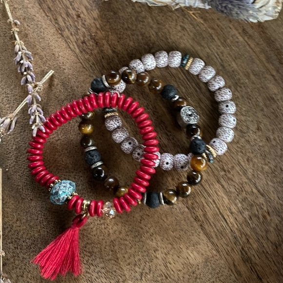 3 beaded stretch bracelets - Picture 3 of 4